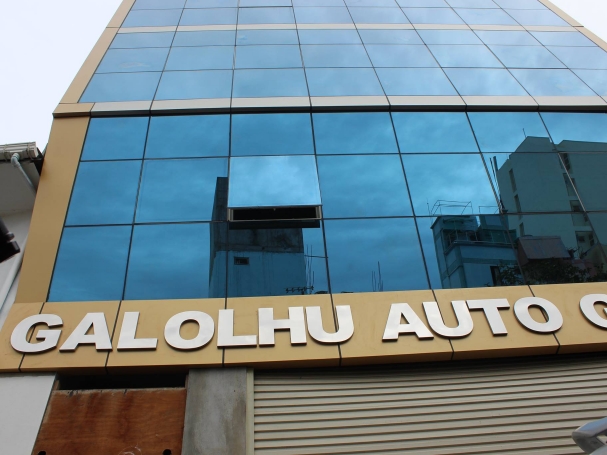 Glass windows fabrication and installation work